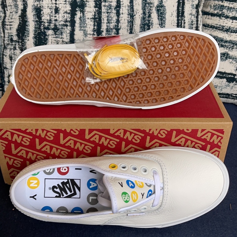 Vans Authentic NYC True White/True White WMNS - Picture 4 of 16